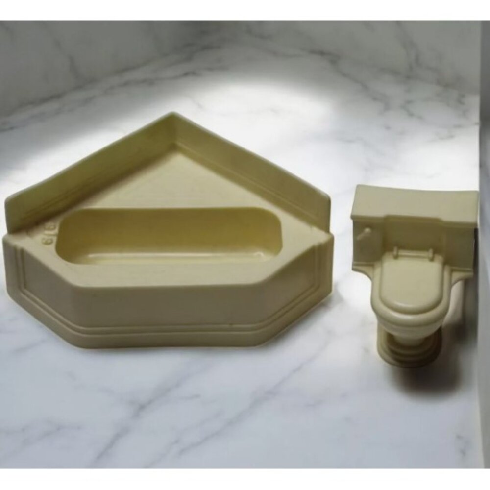 Marx 1950's Dollhouse Bathroom Lot Bathtub And Toilet